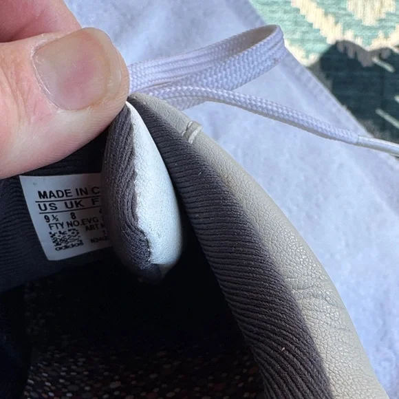 Adidas Ladies Golf Shoes 9.5 - Picture 4 of 9